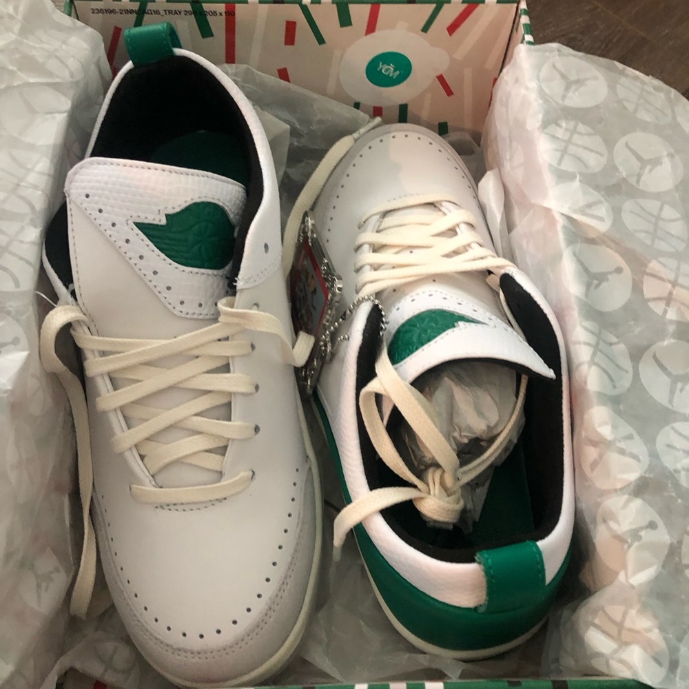 brand new never worn women’s air jordan 2 retro low